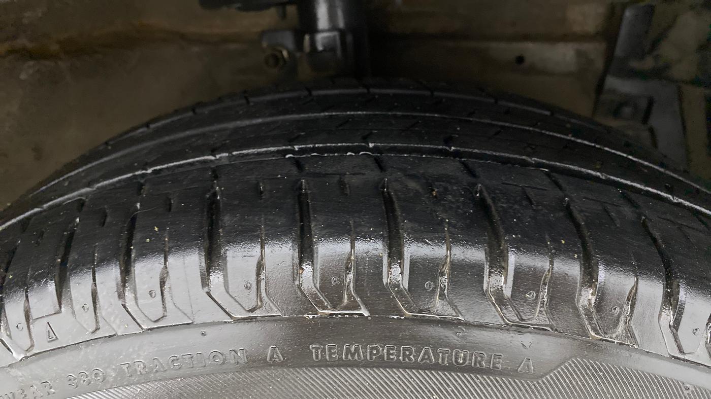 2016 Maruti Ciaz VXI, Petrol, Manual, 69,827 km, Right Front Tyre Tread