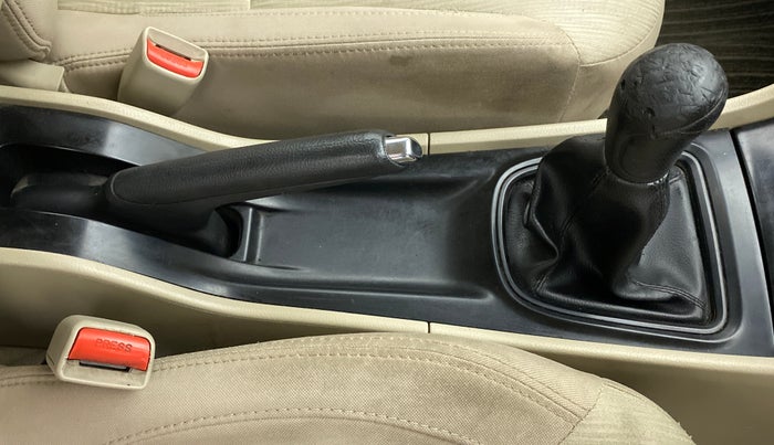 2016 Maruti Ciaz VXI, Petrol, Manual, 69,827 km, Gear Lever