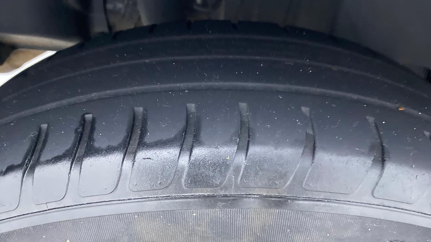 2018 Maruti Swift VXI ABS, Petrol, Manual, 28,686 km, Right Rear Tyre Tread
