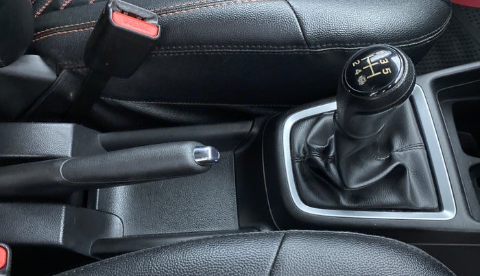 2018 Maruti Swift VXI ABS, Petrol, Manual, 28,686 km, Gear Lever