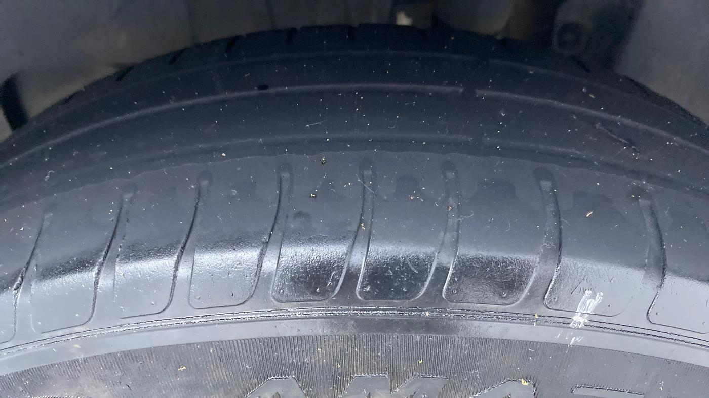 2018 Maruti Swift VXI ABS, Petrol, Manual, 28,686 km, Left Rear Tyre Tread