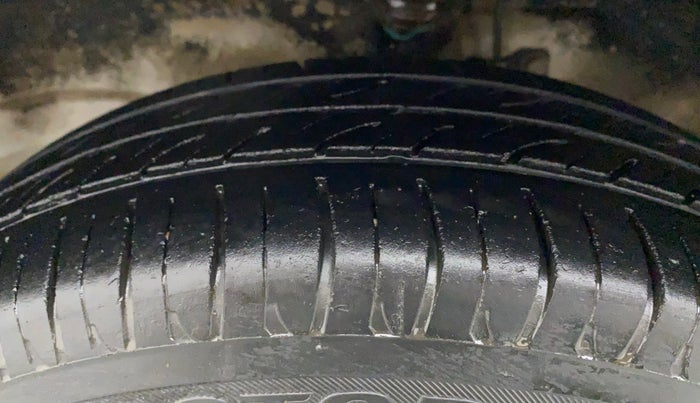 2017 Maruti Wagon R 1.0 VXI, Petrol, Manual, 84,184 km, Left Front Tyre Tread