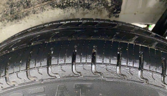 2017 Maruti Wagon R 1.0 VXI, Petrol, Manual, 84,184 km, Left Rear Tyre Tread