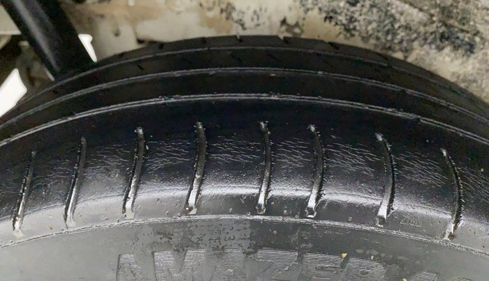 2017 Maruti Wagon R 1.0 VXI, Petrol, Manual, 84,184 km, Right Rear Tyre Tread