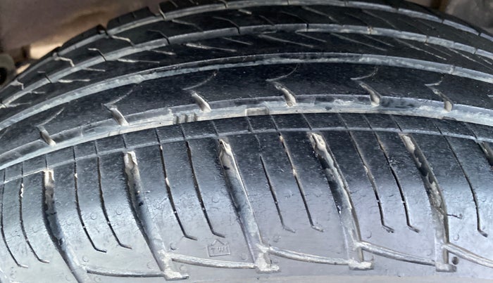 2013 Nissan Terrano XV 85 PS DIESEL, Diesel, Manual, 98,076 km, Left Rear Tyre Tread