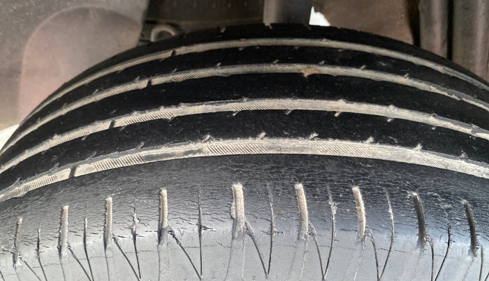 2013 Nissan Terrano XV 85 PS DIESEL, Diesel, Manual, 98,076 km, Right Rear Tyre Tread