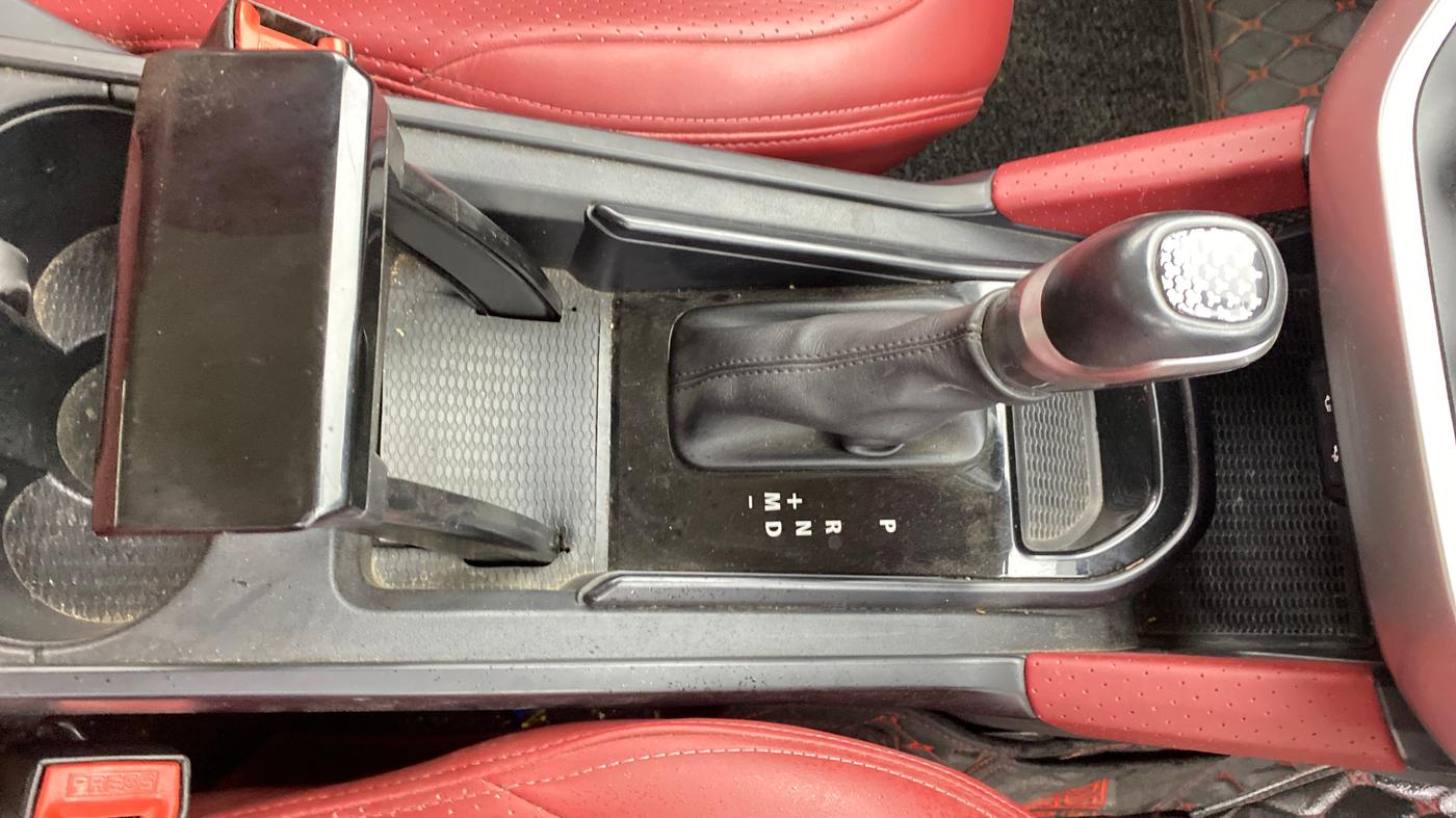 2021 Tata Harrier XMA 2.0L KRYOTEC, Diesel, Automatic, 72,640 km, Gear Lever