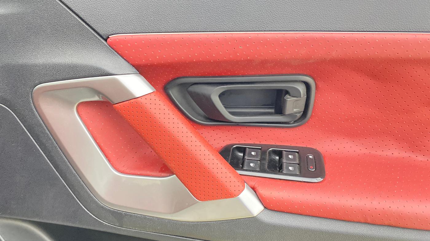 2021 Tata Harrier XMA 2.0L KRYOTEC, Diesel, Automatic, 72,640 km, Driver Side Door Panels Control