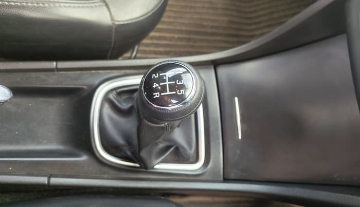 2017 Maruti Ciaz ZDI+ SHVS RS, Diesel, Manual, 93,401 km, Gear Lever