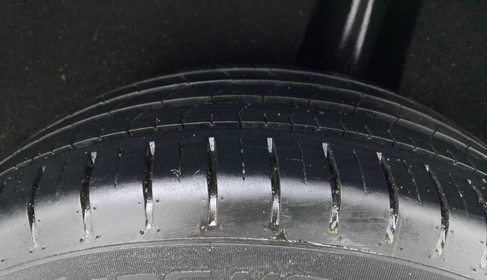2022 Maruti Baleno ZETA PETROL 1.2, Petrol, Manual, 21,555 km, Left Rear Tyre Tread