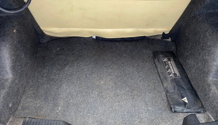 2017 Volkswagen Ameo HIGHLINE1.2L, Petrol, Manual, 1,02,380 km, Boot Inside