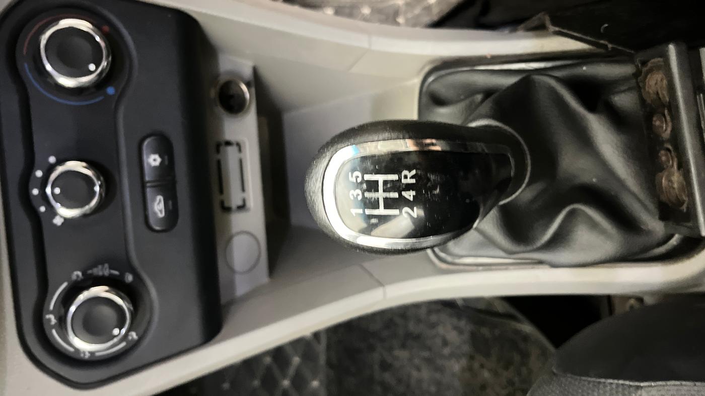 2017 Tata Tiago XM PETROL, Petrol, Manual, 71,963 km, Gear Lever