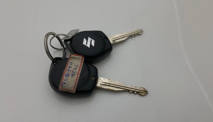 2023 Maruti Swift VXI, Petrol, Manual, 87,983 km, Key Close Up
