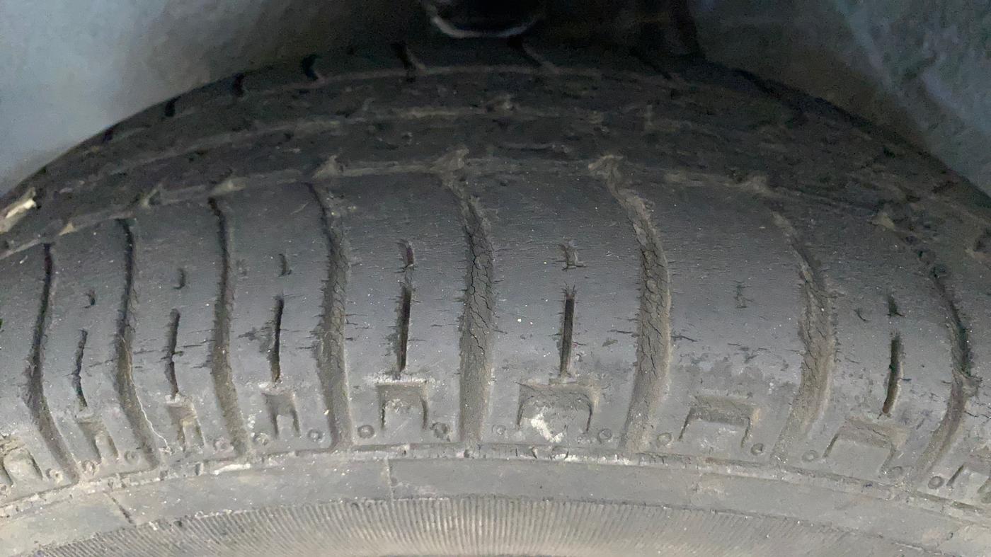 2012 Maruti Alto 800 LXI, Petrol, Manual, 24,919 km, Left Front Tyre Tread