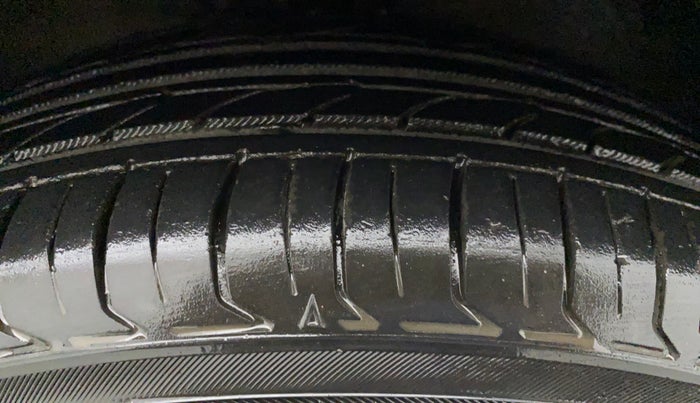 2017 Maruti Celerio ZXI (O), CNG, Manual, 69,819 km, Right Front Tyre Tread