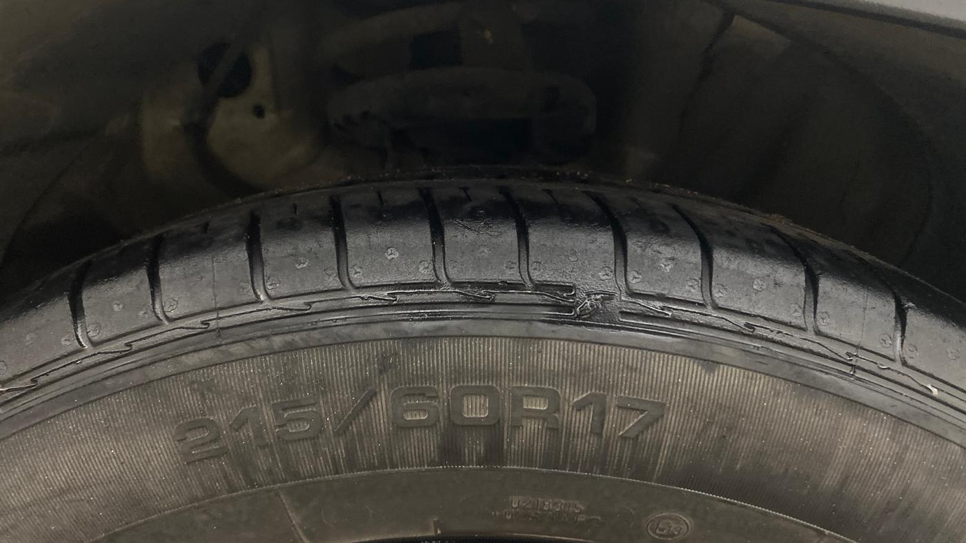2020 KIA SELTOS HTX IVT 1.5 PETROL, Petrol, Automatic, 85,234 km, Right Front Tyre Tread