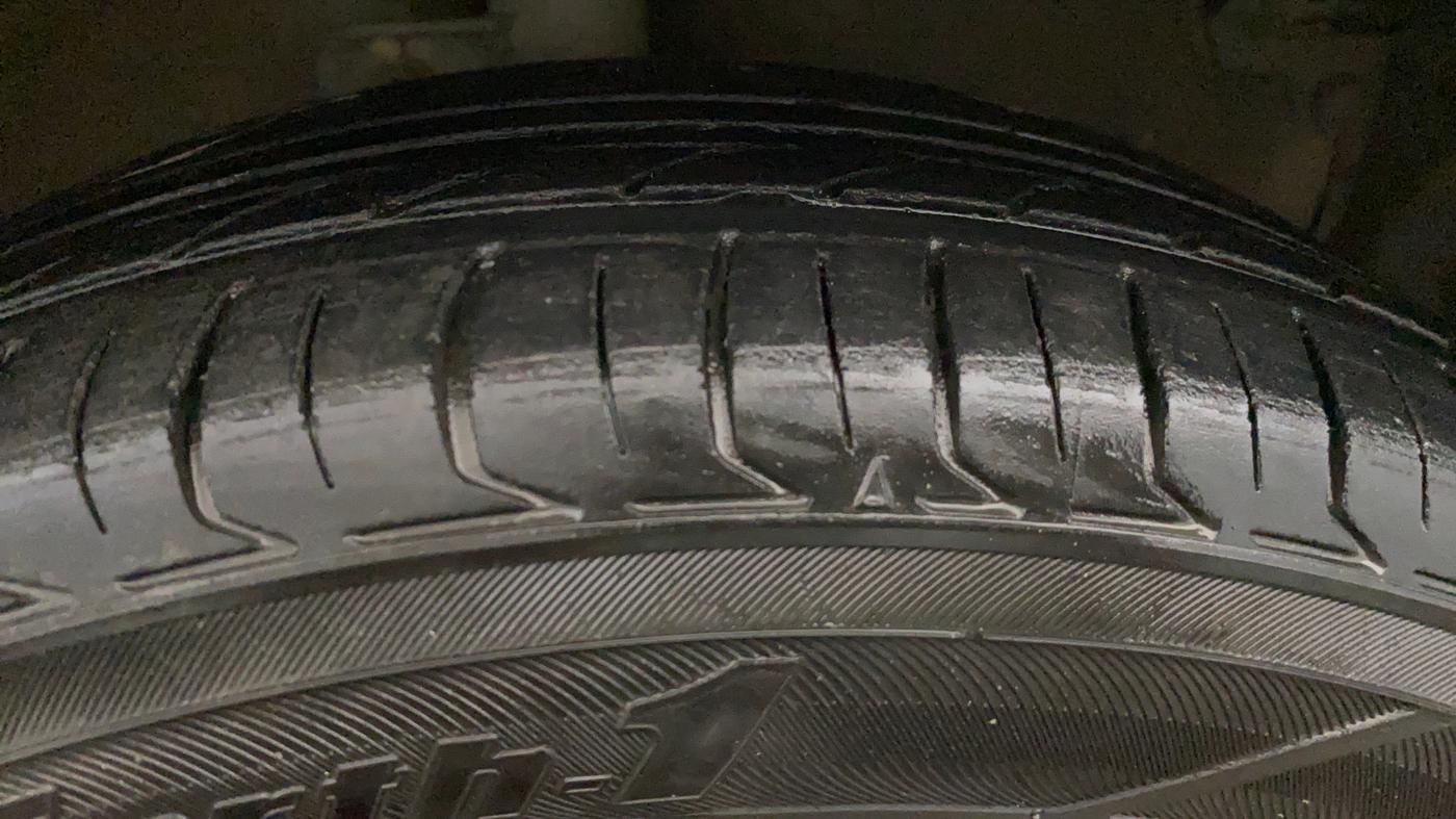 2018 Maruti Celerio ZXI AMT, CNG, Automatic, 45,880 km, Right Front Tyre Tread