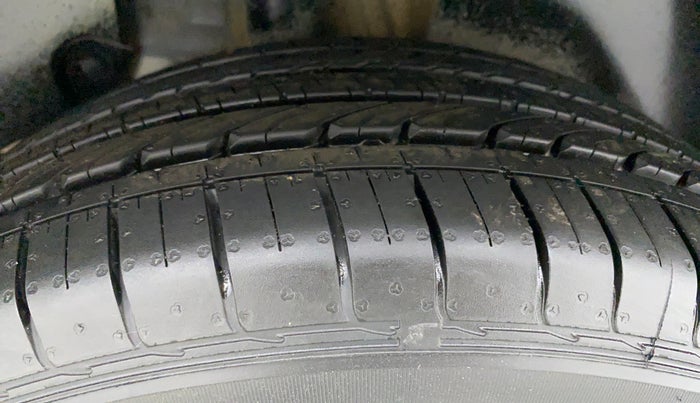 2020 KIA SELTOS HTX AT PETROL, Petrol, Automatic, 22,755 km, Right Rear Tyre Tread