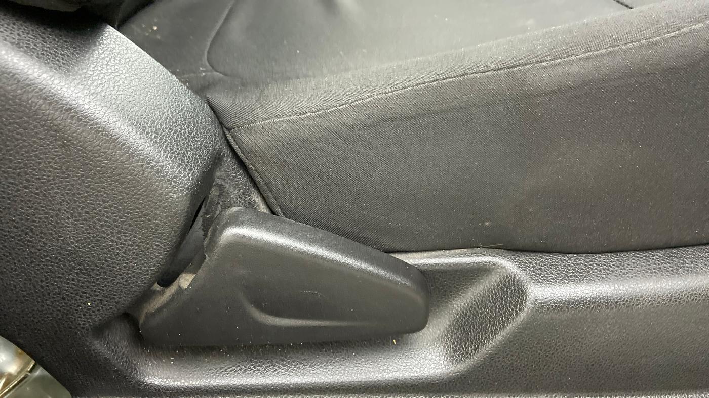 2017 Renault Kwid RXT 1.0 EASY-R AT OPTION, Petrol, Automatic, 38,155 km, Driver Side Adjustment Panel