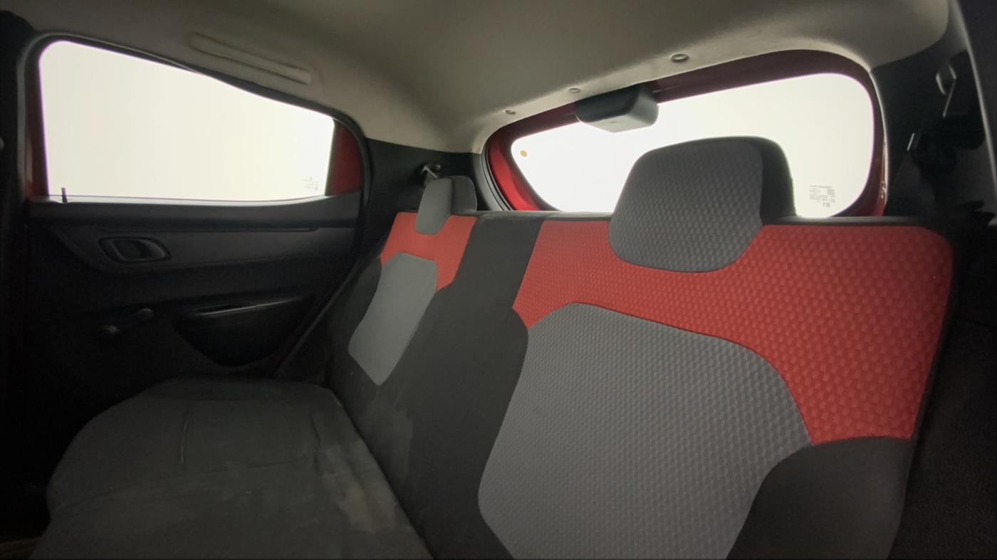 2017 Renault Kwid RXT 1.0 EASY-R AT OPTION, Petrol, Automatic, 38,155 km, Right Side Rear Door Cabin