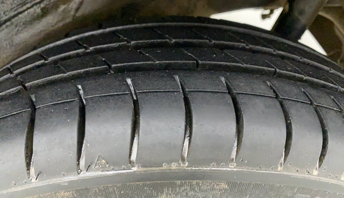 2015 Maruti Wagon R 1.0 VXI, CNG, Manual, 91,610 km, Left Rear Tyre Tread
