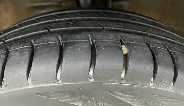 2015 Maruti Wagon R 1.0 VXI, CNG, Manual, 91,610 km, Left Front Tyre Tread