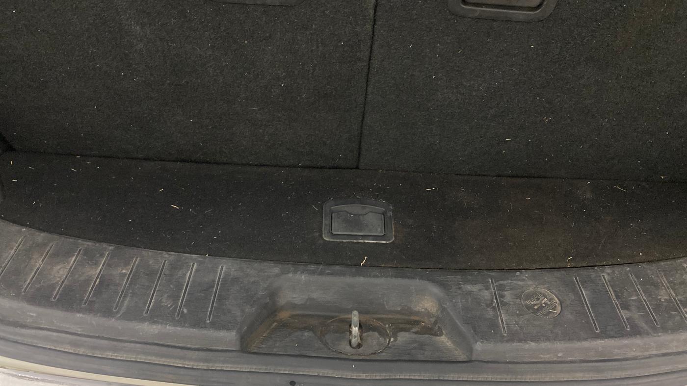 2018 Mahindra XUV500 W7, Diesel, Manual, 1,31,063 km, Boot Inside