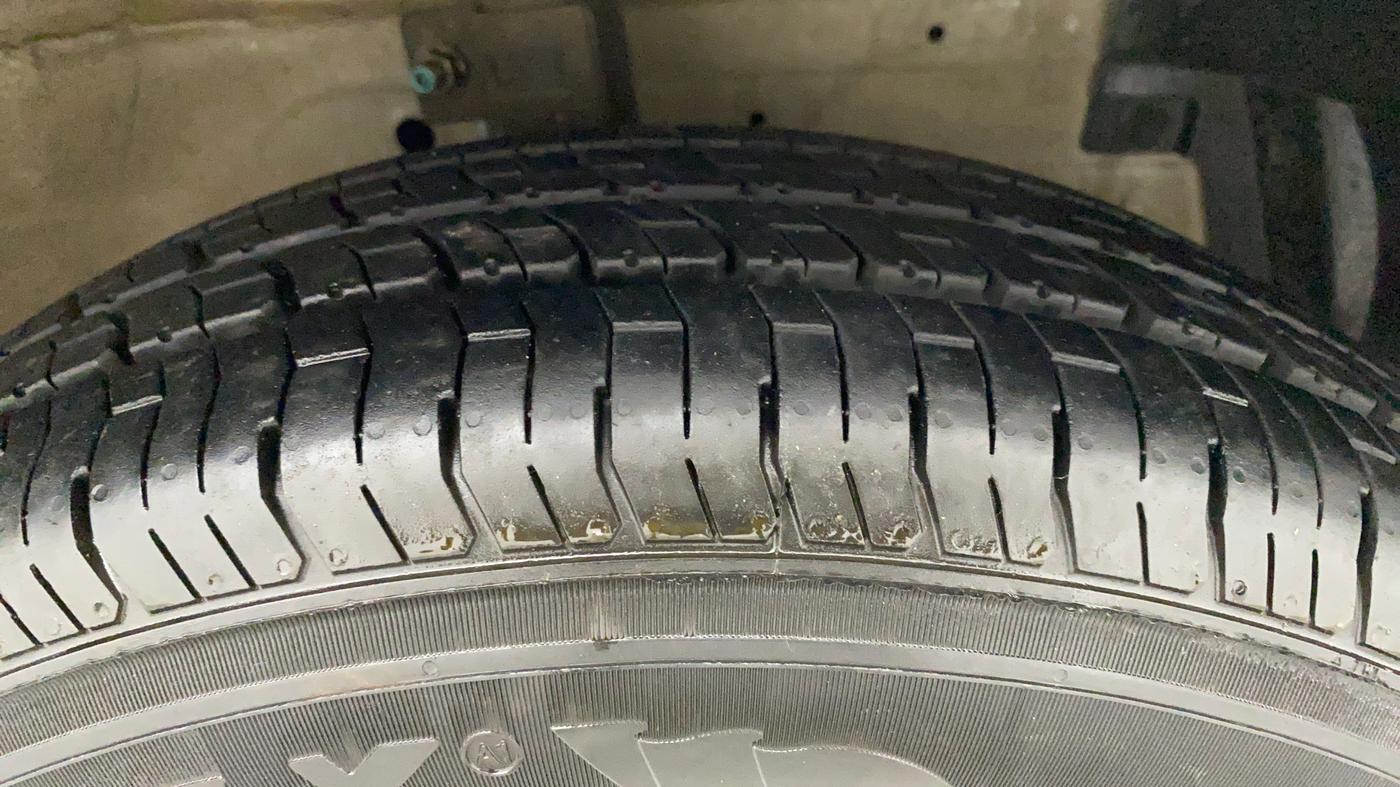 2012 Maruti Swift Dzire VXI, Petrol, Manual, 46,392 km, Right Front Tyre Tread