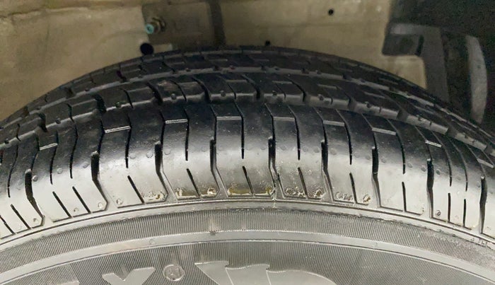 2012 Maruti Swift Dzire VXI, Petrol, Manual, 46,392 km, Right Front Tyre Tread