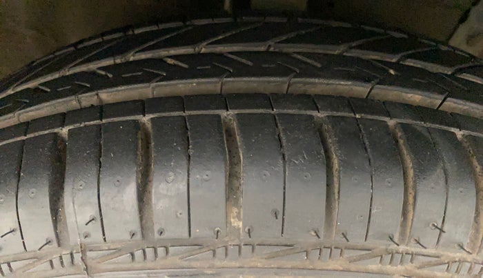 2012 Maruti Swift Dzire VDI, Diesel, Manual, 58,315 km, Right Front Tyre Tread