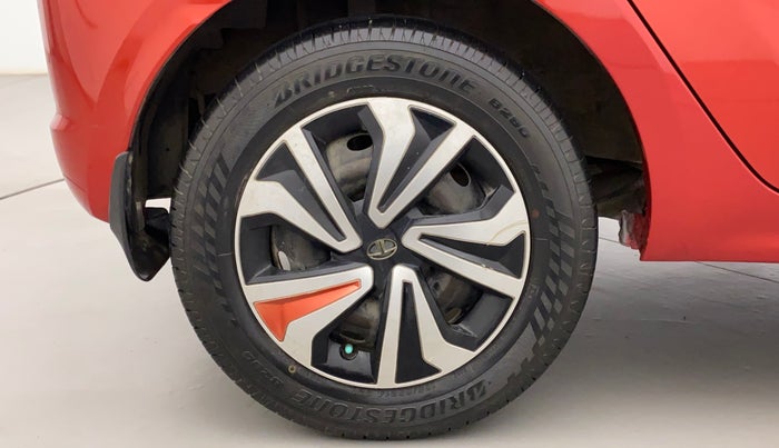 2017 Tata Tiago WIZZ EDITION PETROL, Petrol, Manual, 77,864 km, Right Rear Wheel