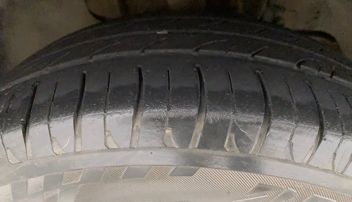 2017 Tata Tiago WIZZ EDITION PETROL, Petrol, Manual, 77,864 km, Right Front Tyre Tread