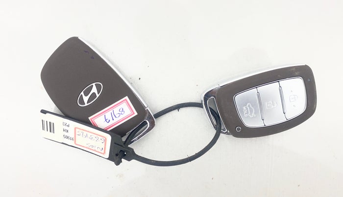 2025 Hyundai GRAND I10 NIOS ASTA AMT 1.2 KAPPA VTVT, Petrol, Automatic, 2,707 km, Key Close Up