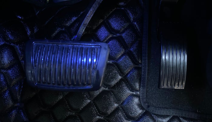 2025 Hyundai GRAND I10 NIOS ASTA AMT 1.2 KAPPA VTVT, Petrol, Automatic, 2,707 km, Pedals