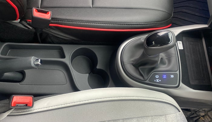 2025 Hyundai GRAND I10 NIOS ASTA AMT 1.2 KAPPA VTVT, Petrol, Automatic, 2,707 km, Gear Lever