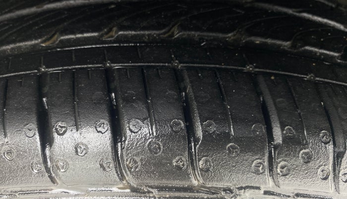 2025 Hyundai GRAND I10 NIOS ASTA AMT 1.2 KAPPA VTVT, Petrol, Automatic, 2,707 km, Left Front Tyre Tread