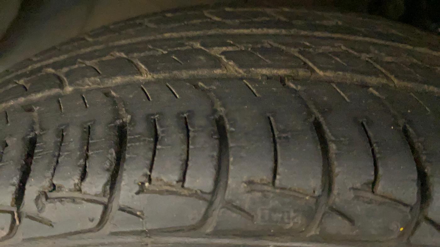 2015 Honda Brio S MT, Petrol, Manual, 34,043 km, Left Front Tyre Tread
