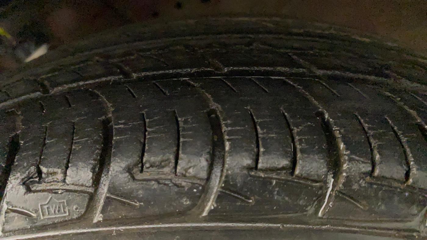 2015 Honda Brio S MT, Petrol, Manual, 34,043 km, Left Rear Tyre Tread