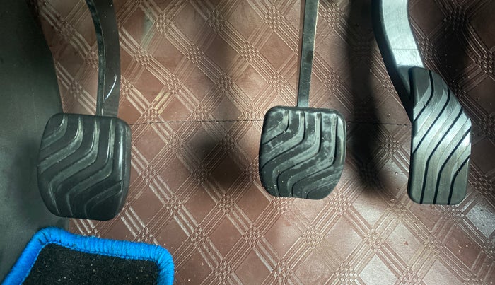 2024 Renault Kiger RXZ MT, Petrol, Manual, 14,005 km, Pedals