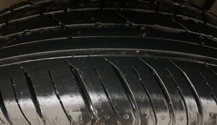 2024 Renault Kiger RXZ MT, Petrol, Manual, 14,005 km, Left Rear Tyre Tread