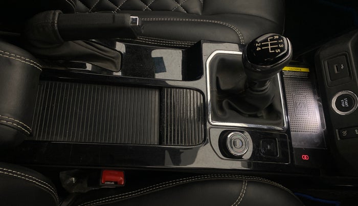 2024 Renault Kiger RXZ MT, Petrol, Manual, 14,005 km, Gear Lever