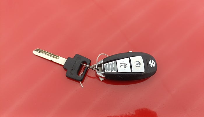 2016 Maruti Baleno ALPHA PETROL 1.2, CNG, Manual, 70,450 km, Key Close Up