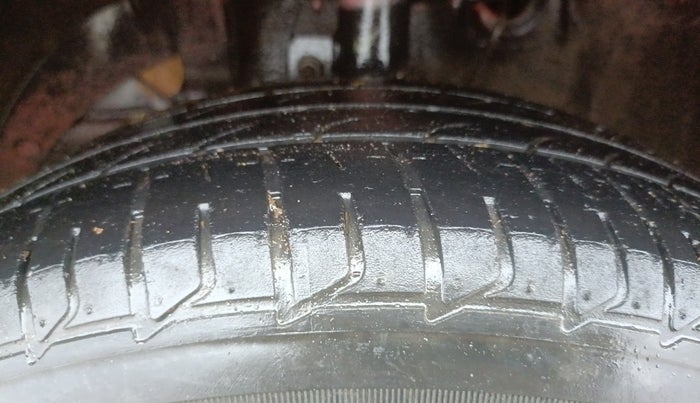 2016 Maruti Baleno ALPHA PETROL 1.2, CNG, Manual, 70,450 km, Left Front Tyre Tread