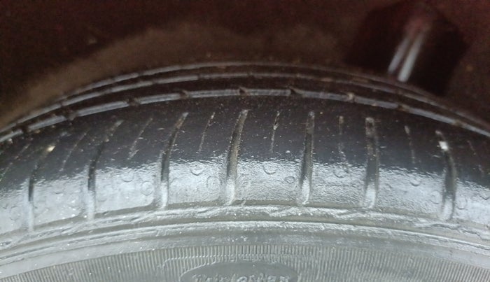 2016 Maruti Baleno ALPHA PETROL 1.2, CNG, Manual, 70,450 km, Left Rear Tyre Tread