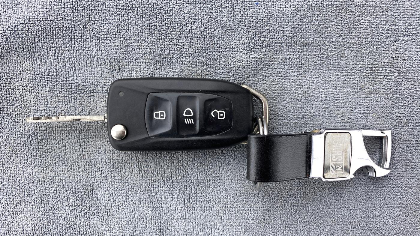 2018 Tata Tiago XZ 1.2 REVOTRON, Petrol, Manual, 12,249 km, Key Close Up