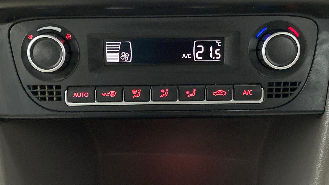 2014 Volkswagen Vento HIGHLINE PETROL, Petrol, Manual, 49,637 km, Automatic Climate Control