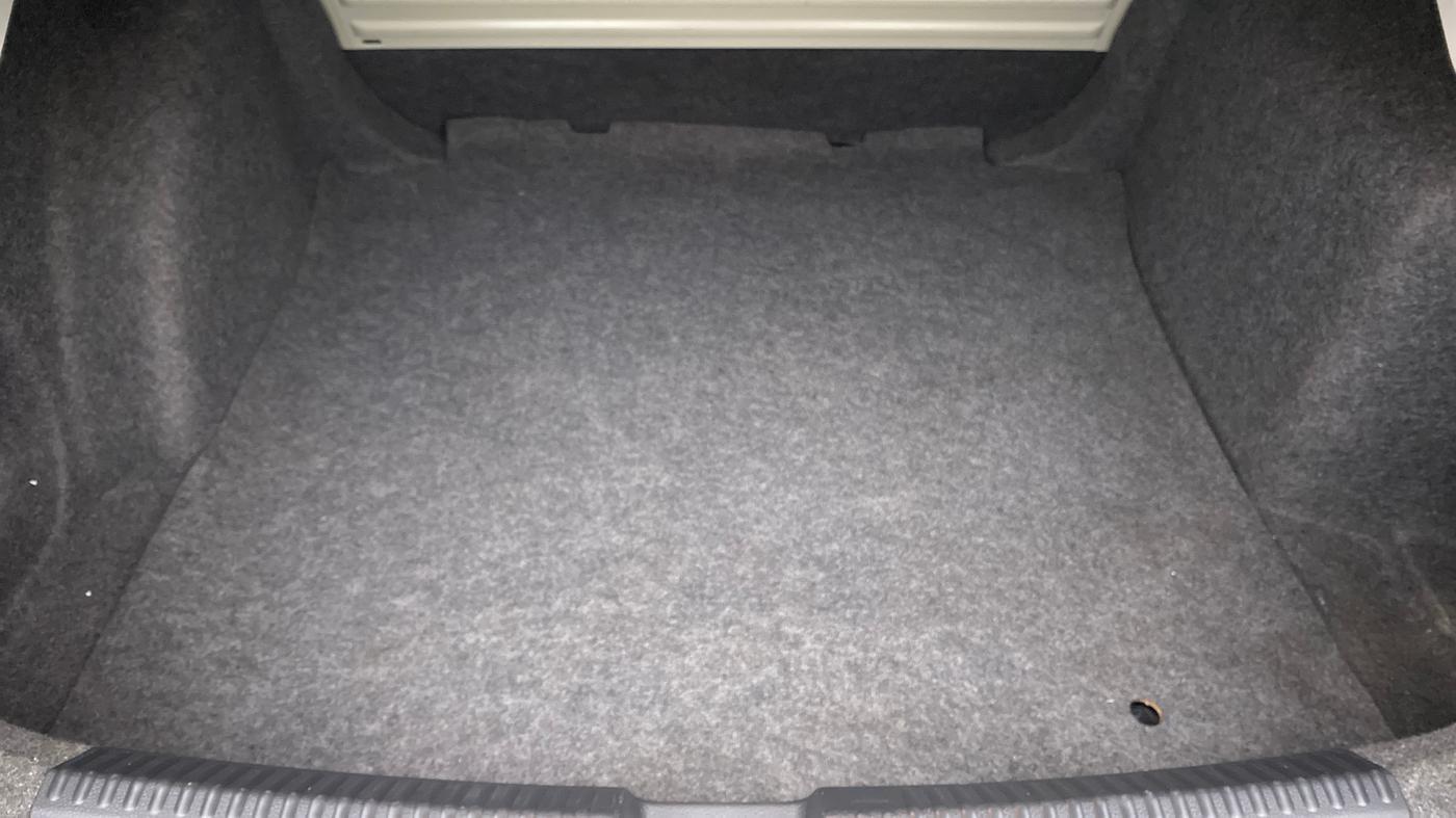 2014 Volkswagen Vento HIGHLINE PETROL, Petrol, Manual, 49,637 km, Boot Inside