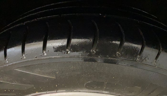 2014 Hyundai Grand i10 ASTA 1.2 KAPPA VTVT, Petrol, Manual, 72,660 km, Right Front Tyre Tread