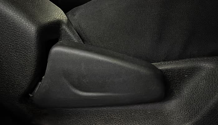 2018 Renault Kwid RXL, Petrol, Manual, 42,920 km, Driver Side Adjustment Panel