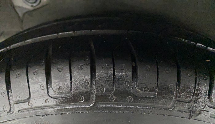 2012 Hyundai i10 MAGNA 1.2, Petrol, Manual, 69,220 km, Right Rear Tyre Tread
